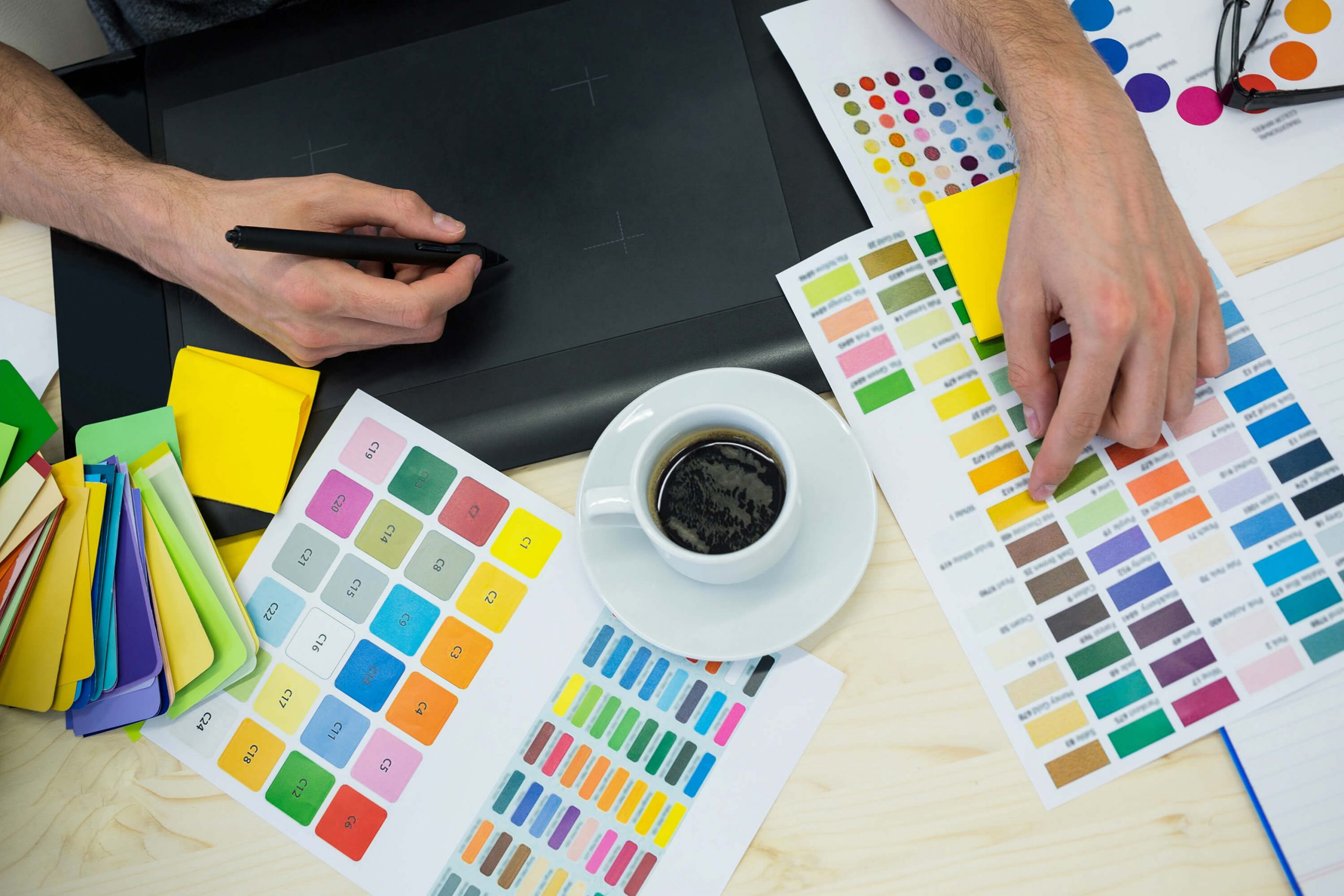 Como montar uma paleta de cores para seus projetos de design • Designerd